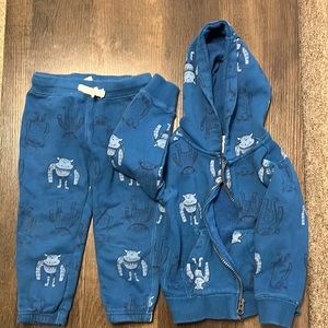 Carters 3T zip up jacket with hood and joggers matching set